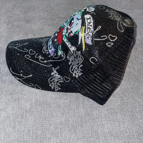 “Love Dies Hard” Women’s Baseball Cap - Picture 2 of 4